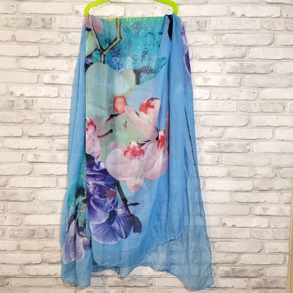 Lightweight Floral Scarf - Picture 3 of 4